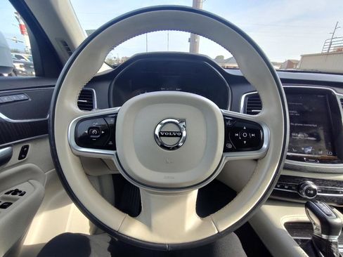 Used 2020 Volvo XC90 T5 Momentum image 18