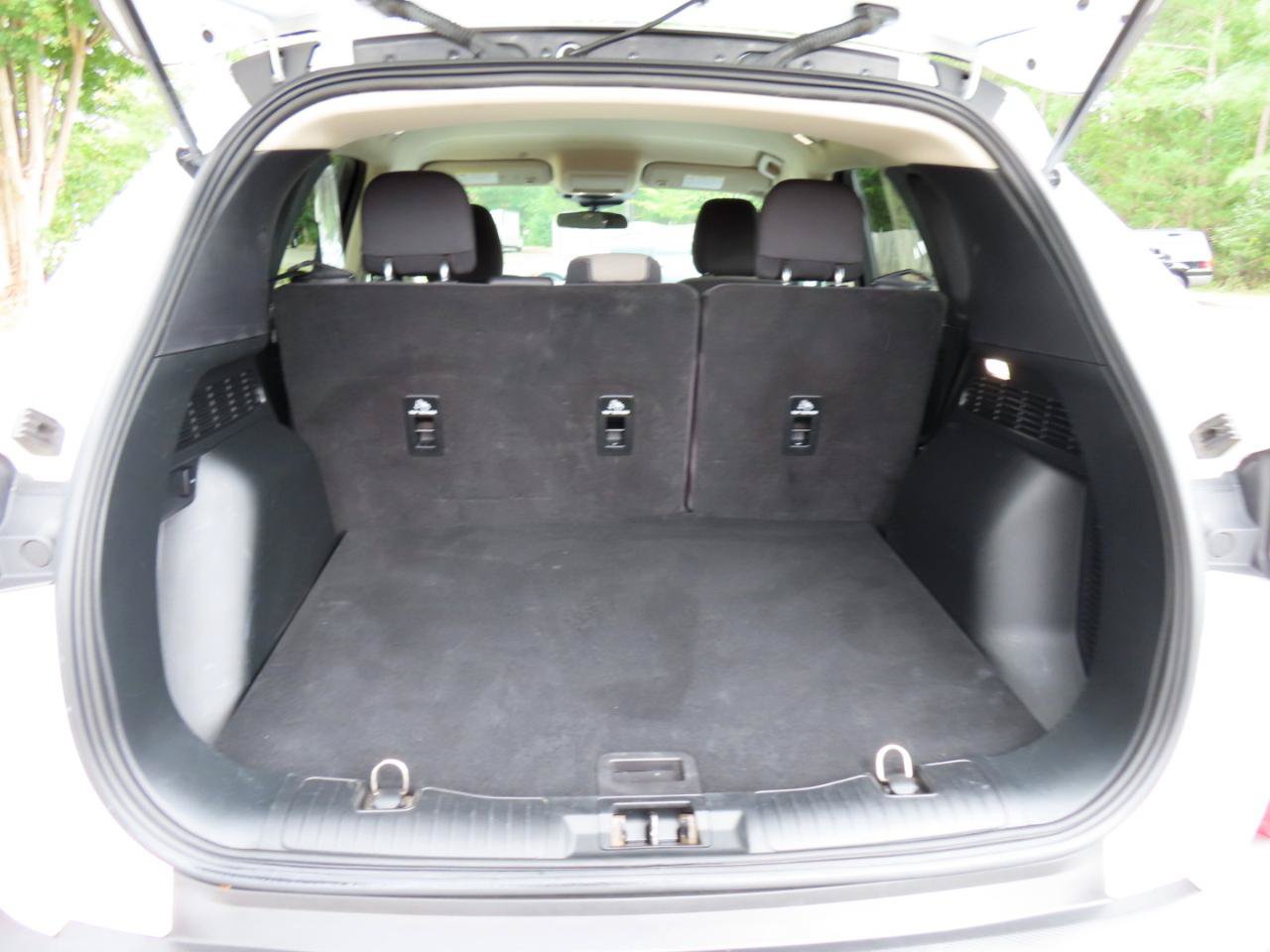 Used 2020 Ford Escape SE FWD image 19