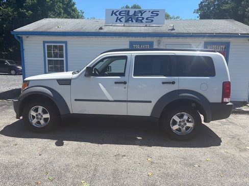 Used 2007 Dodge Nitro SXT AWD/4WD image 3