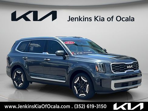 Certified 2023 Kia Telluride S w/ S Sunroof Package FWD image 1