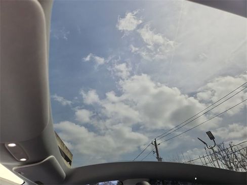 Used 2026 Tesla Model Y 2WD image 18