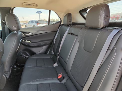 Used 2023 Buick Encore GX Essence w/ Experience Buick Package image 5