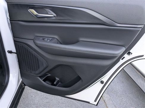 New 2025 Jeep Grand Cherokee Altitude image 29