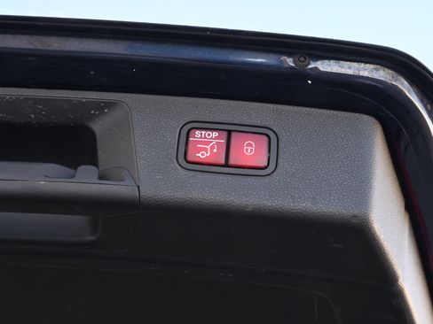 Used 2015 Mercedes-Benz GLK 350 2WD image 26