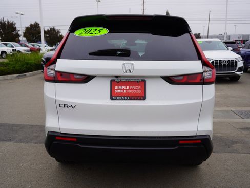 Used 2025 Honda CR-V EX image 9