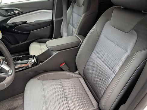 New 2026 Chevrolet Trax LT w/ LT Convenience Package FWD image 9