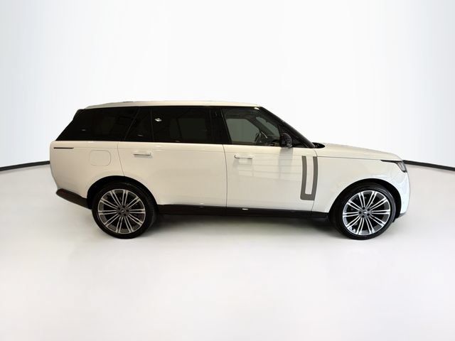 Used 2025 Land Rover Range Rover Long Wheelbase SE AWD/4WD image 7