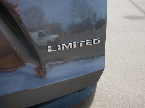Used 2022 Jeep Cherokee Limited image 18