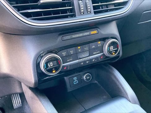 Used 2021 Ford Escape SE w/ Convenience Package FWD image 33