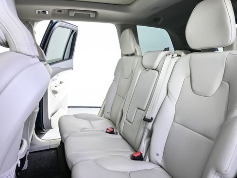 Used 2019 Volvo XC90 T5 Momentum image 20