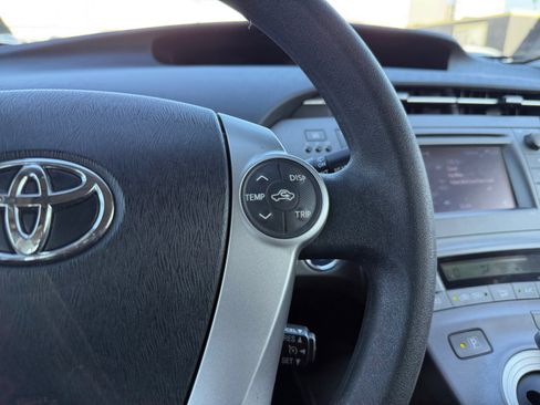 Used 2015 Toyota Prius Two image 16