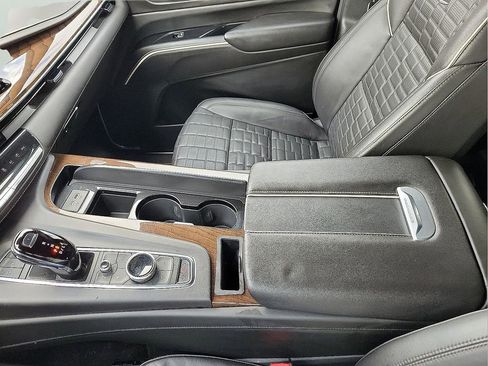 Used 2023 Cadillac Escalade ESV Sport Platinum w/ LPO, ONYX Package AWD/4WD image 20