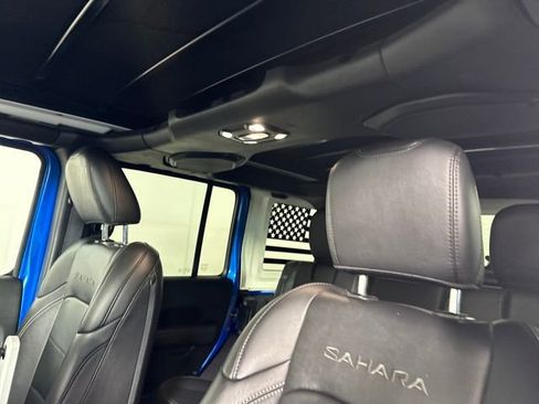 Used 2023 Jeep Wrangler Unlimited Sahara w/ Cold Weather Group image 12