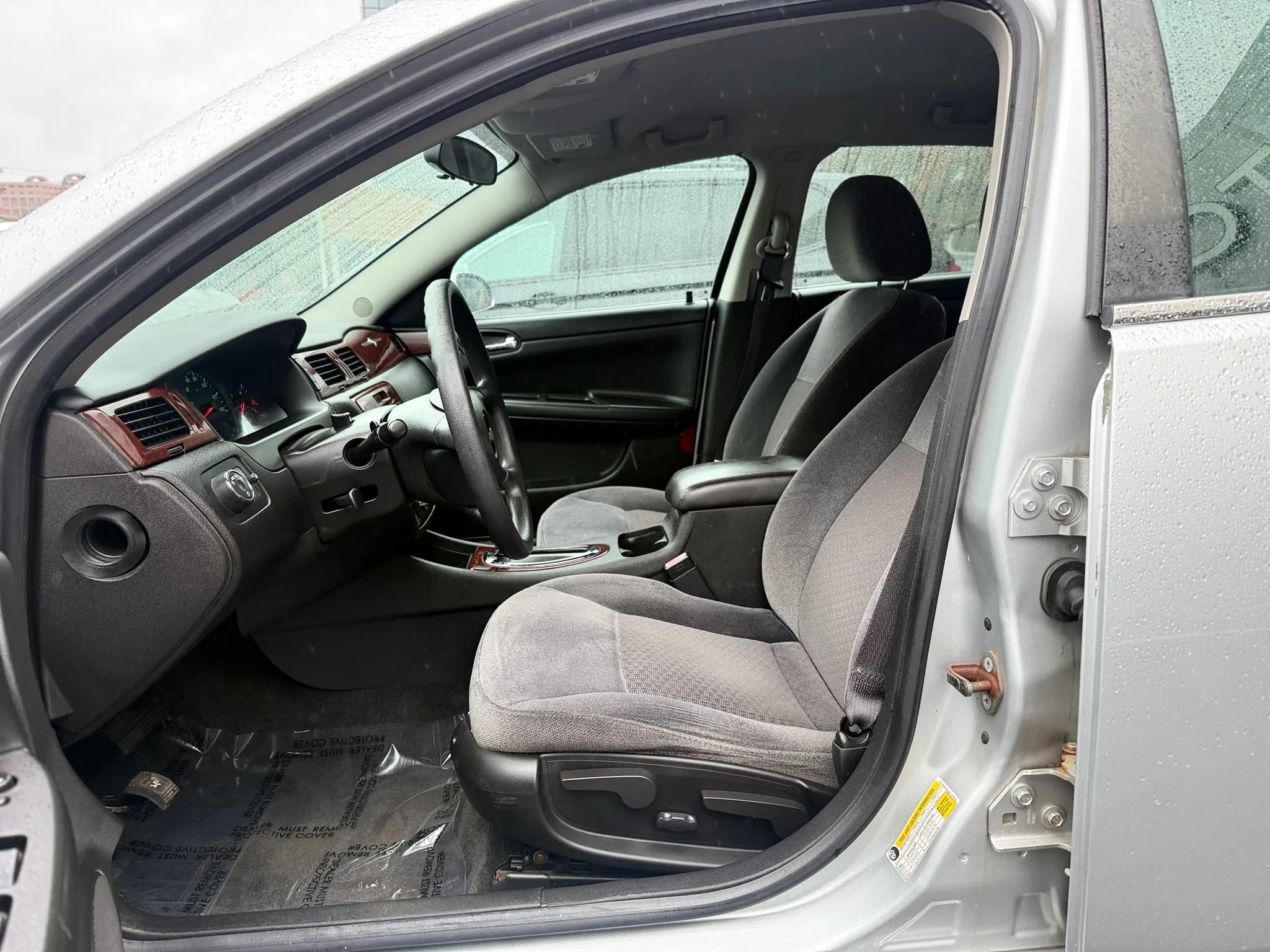 Used 2010 Chevrolet Impala LS FWD image 10