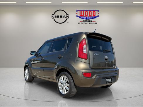 Used 2013 Kia Soul + w/ Audio Pkg FWD image 4