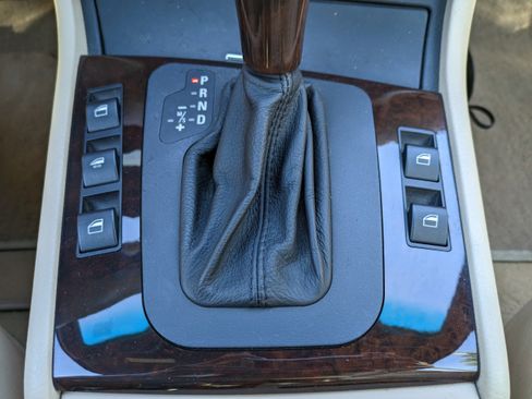 Used 2005 BMW 330Ci Convertible image 22