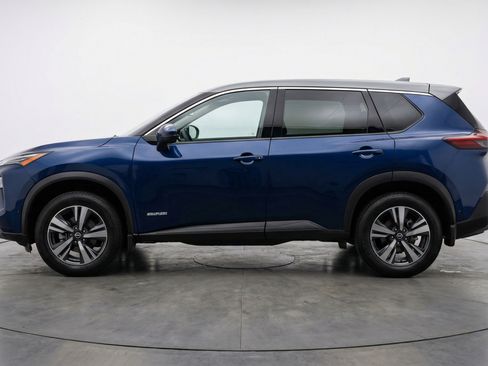 Used 2025 Nissan Rogue SV image 5