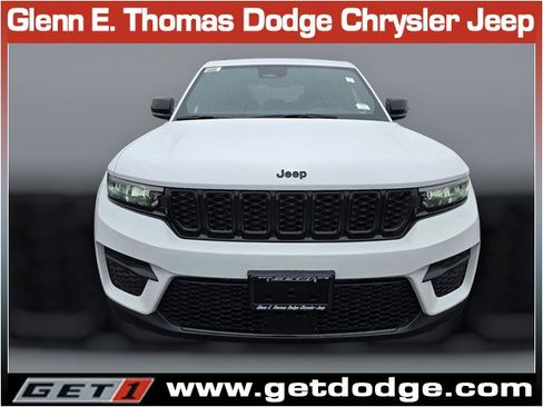 New 2025 Jeep Grand Cherokee Altitude image 2