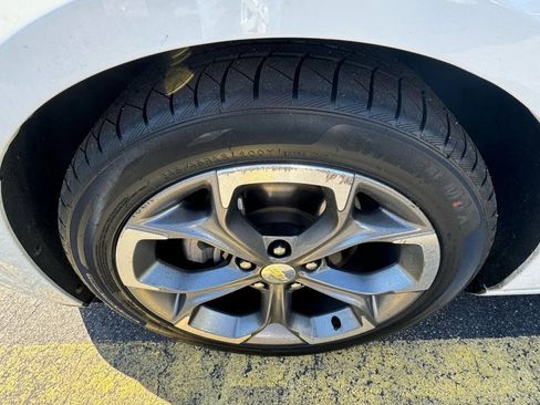 Used 2021 Chevrolet Malibu LT FWD image 38