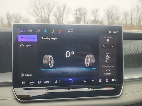 Used 2025 Volkswagen Tiguan SE image 21