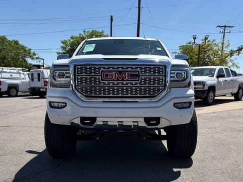 Used 2018 GMC Sierra 1500 Denali w/ Denali Ultimate Package AWD/4WD image 3
