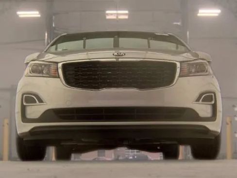 Used 2021 Kia Sedona LX FWD image 3