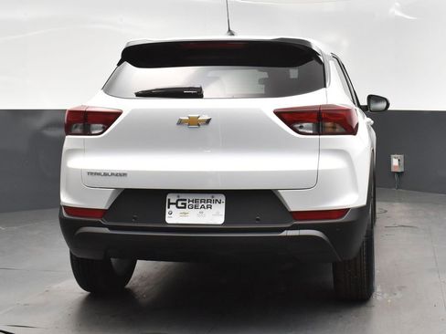 New 2025 Chevrolet TrailBlazer LS w/ LS Convenience Package FWD image 6