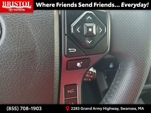 Used 2022 Toyota Tacoma TRD Off-Road image 32