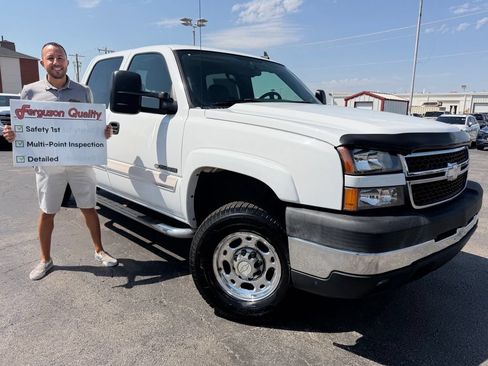 Used 2007 Chevrolet Silverado 2500 LT w/ Onstar Plus Package AWD/4WD image 1