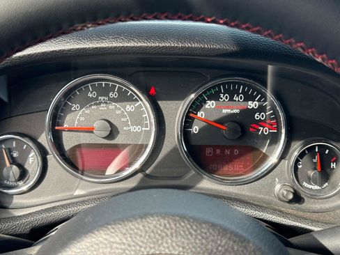 Used 2015 Jeep Wrangler Unlimited Rubicon image 26