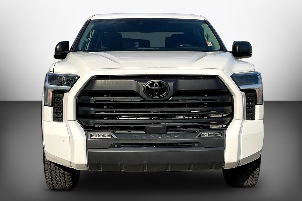 Used 2023 Toyota Tundra SR5 w/ SR5 Convenience Package RWD image 2
