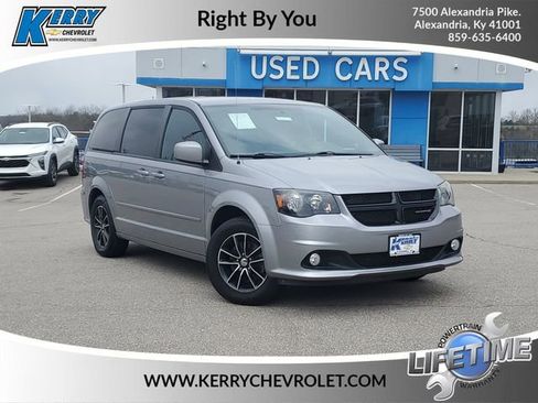 Used 2016 Dodge Grand Caravan SXT image 1