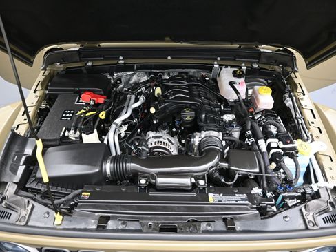 Used 2025 Jeep Wrangler Unlimited Rubicon image 7