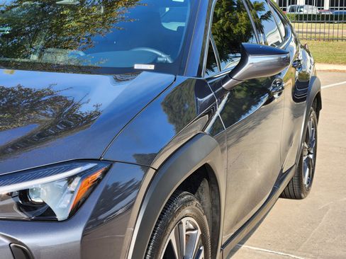 Used 2025 Lexus UX 300h FWD image 9