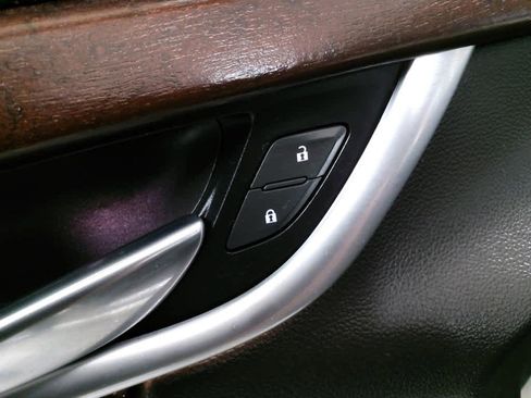 Used 2019 Cadillac XTS Luxury image 12