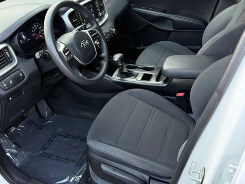 Used 2020 Kia Sorento LX AWD/4WD image 10