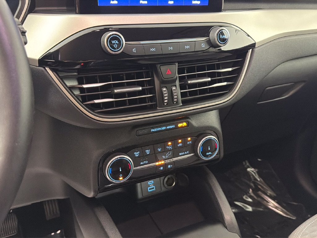 Used 2022 Ford Escape SE w/ SE Sport Appearance Package FWD image 23