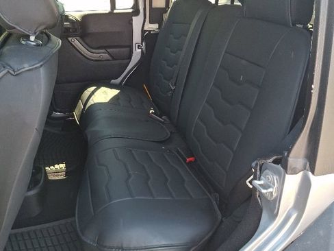 Used 2015 Jeep Wrangler Unlimited Sport w/ Quick Order Package 24S AWD/4WD image 9