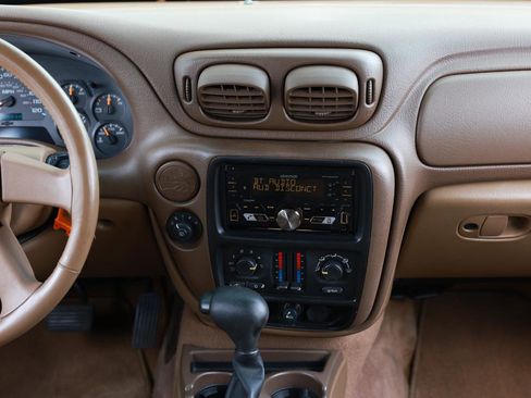 Used 2003 Chevrolet TrailBlazer LT image 31