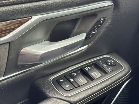 Used 2019 RAM 1500 Laramie image 22