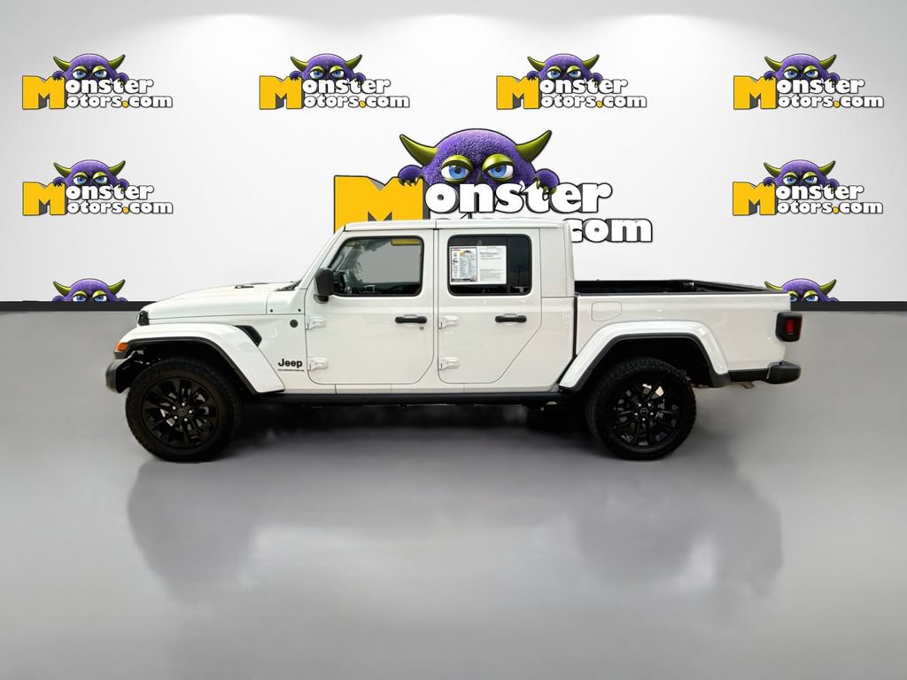 Used 2025 Jeep Gladiator Sport AWD/4WD image 8