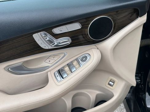 Used 2016 Mercedes-Benz GLC 300 w/ Premium Package image 12