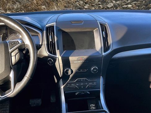 Used 2019 Ford Edge SEL w/ Equipment Group 201A image 6