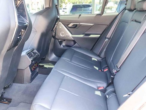 Used 2025 BMW M5 w/ M Driver's Package AWD/4WD image 16