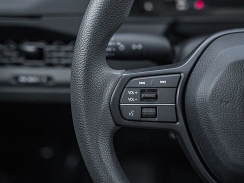 Used 2023 Honda Accord LX image 23