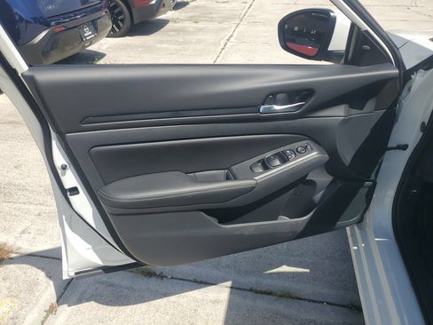 Used 2025 Nissan Altima 2.5 SV w/ SV Premium Package FWD image 26
