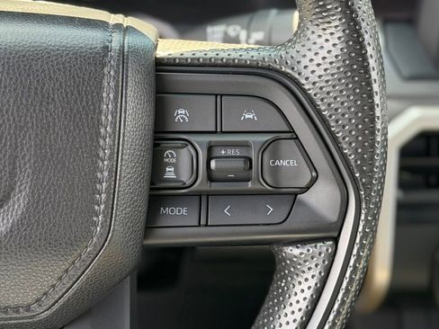 Certified 2025 Toyota Tacoma SR5 AWD/4WD image 12