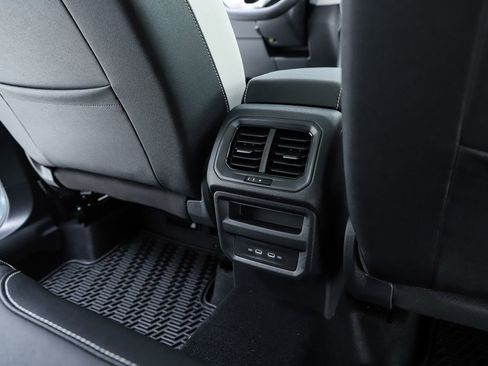 New 2026 Volkswagen Taos SE FWD image 74