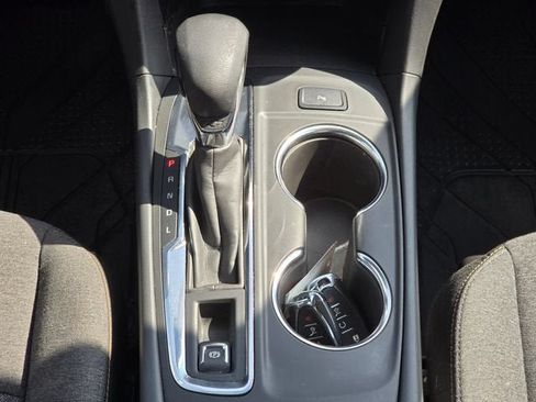 Used 2024 Chevrolet Equinox LT FWD image 23