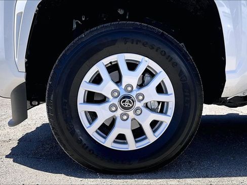 Certified 2025 Toyota Tacoma SR5 w/ SR5 Upgrade Package AWD/4WD image 34